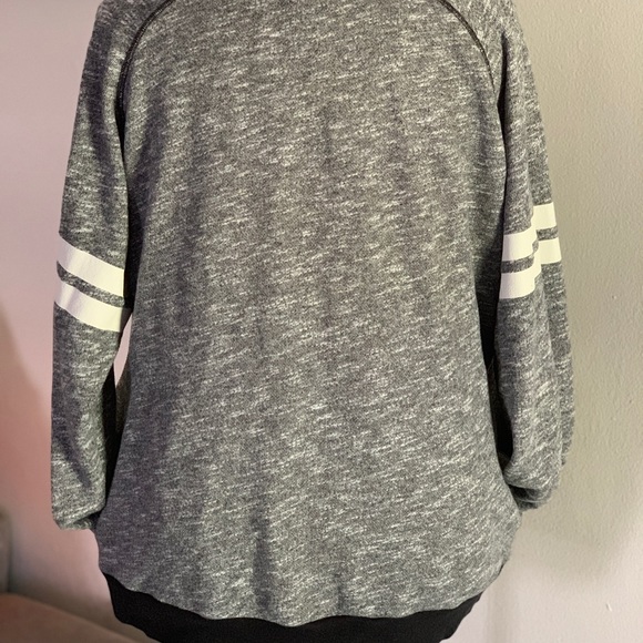 Letterman style PINK pocketed sweater - Picture 3 of 3